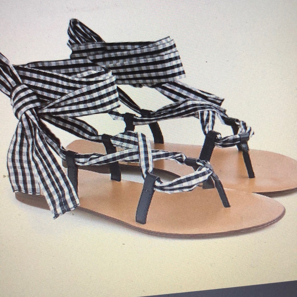 J CREW WRAP AROUND SANDAL 🍓🥝